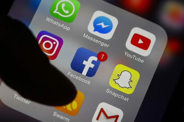 عطل مفاجئ في الشبكات الإجتماعية على مستوى العالم