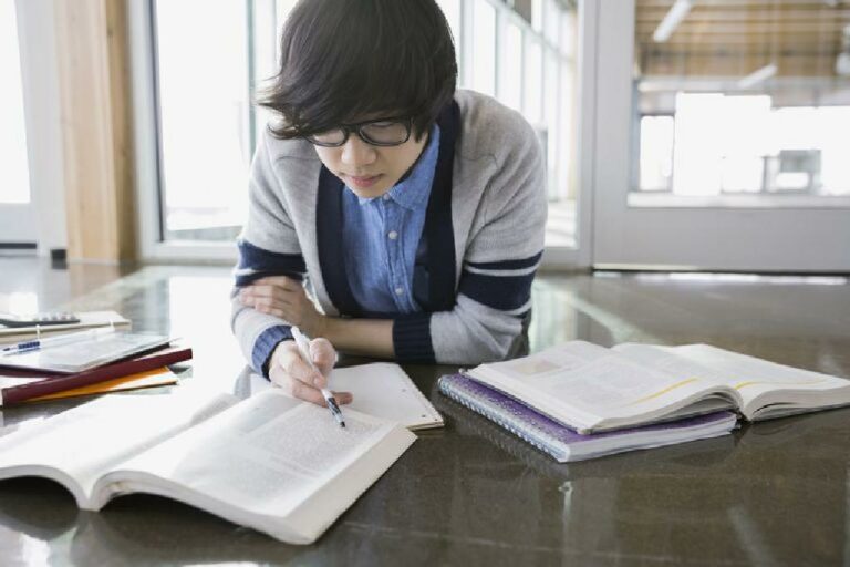 اكتشف شخصية طلابك من أعمالهم الكتابية