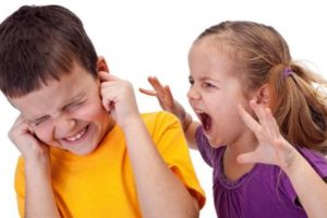 السلوك العدواني عند الاطفال : أسبابها وعلاجها وطرق التعامل معها