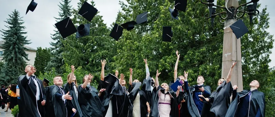 كليات لها مستقبل: أفضل 10 تخصصات مطلوبة في سوق العمل 2030